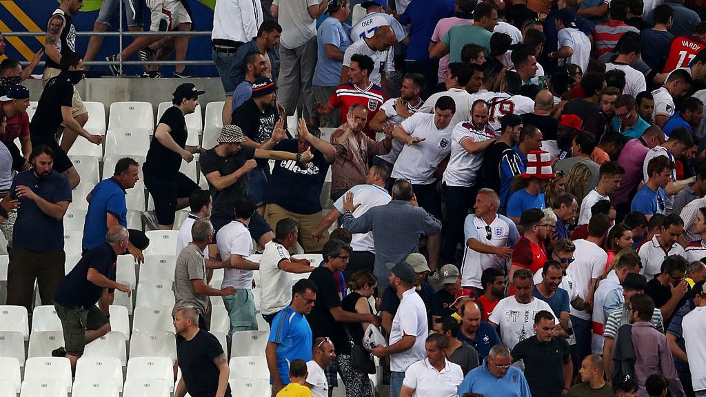 Zamieszki podczas meczu Rosja - Anglia na Euro 2016