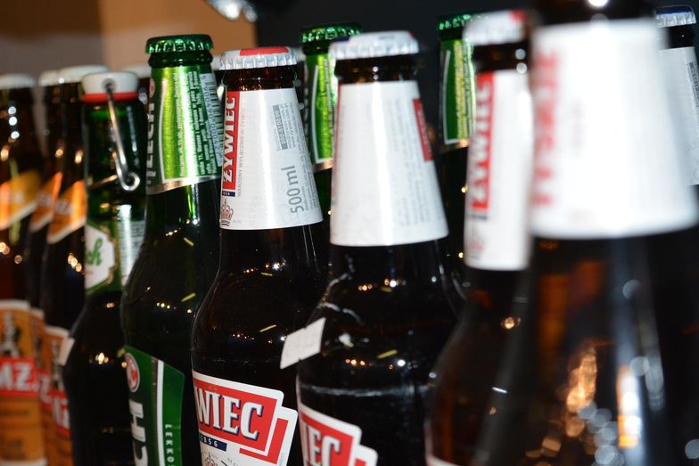 Pomysłodawcy zmian twierdzą, że reklamy piwa mają zły wpływ na młodzież