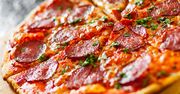 Nie potrzebujesz piekarnika. Idealną pizzę zrobisz w kilka chwil na patelni