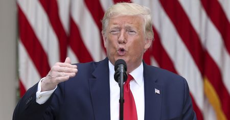Donald Trump na wojnie z Twitterem. Grozi zamknięciem strony