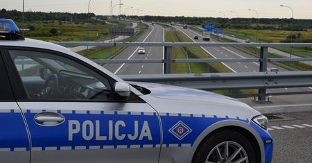 Mandat za odstęp. Policja przypomina o przepisach na autostradzie