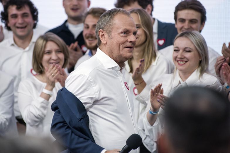 WARSAW, MAZOWIECKIE, POLAND - 2023/10/15: The Civic Coalition's leader Donald Tusk speaks during the election night in Warsaw. Polish opposition leader Donald Tusk, during the election night said that three opposition parties had sufficient votes to win the general election on Sunday after an exit poll projected that they had enough combined support to oust the ruling Law and Justice. The Ipsos exit poll suggested, that the Civic Coalition has won 31,6% of votes, the opposition Third Way has 13% of votes and the New Left 8,6%, while the Law and Justice won 36,8%. (Photo by Attila Husejnow/SOPA Images/LightRocket via Getty Images)