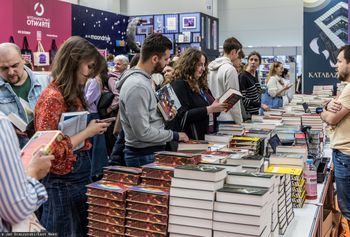 Król jest tylko jeden. Polacy rzucają się na jego książki