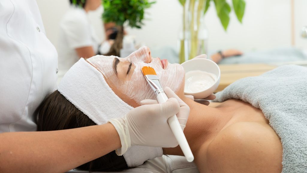 Kwas azelainowy dzięki swym właściwościom skutecznie walczy z trądzikiem