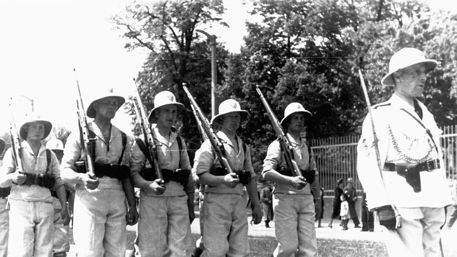 Pieszy, paramilitarny oddział Ligi Morskiej i Kolonialnej mający pełnić służbę na przyszłych polskich koloniach. Rok 1939
