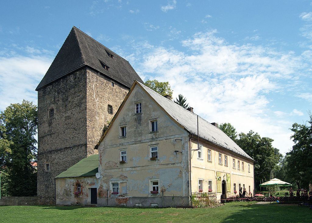 Siedlęcin: Naukowcy w wieży na tropie tajemnic sprzed wieków. Do badań stosują nowoczesną technologię m.in.skanery laserowe