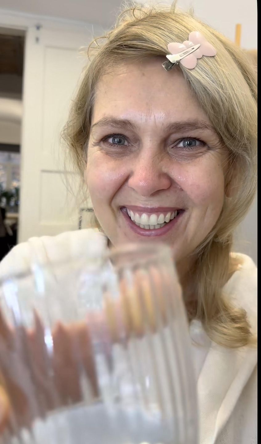 Ewa Wachowicz prezentuje naturalny look, a fan bija jej szpilę