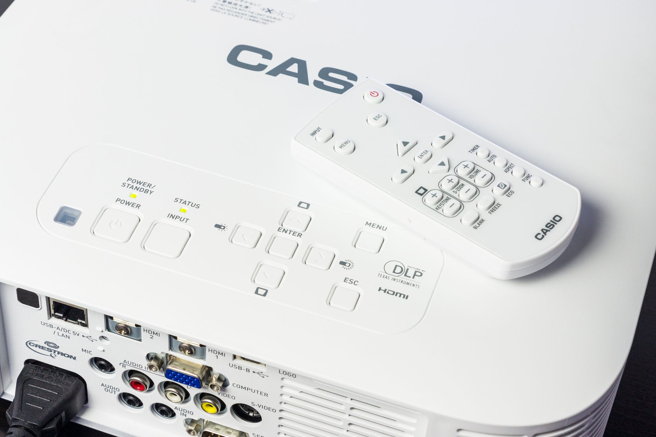 Projektor CASIO XJ-F210WN – wszechstronny długodystansowiec 5