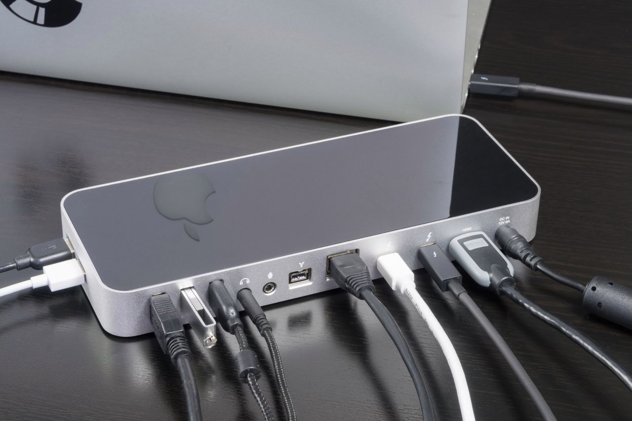 OWC Thunderbolt 2 Dock bardzo drogi sposób na porządek na biurku