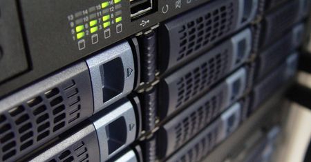Nazwa.pl przejęła największe polskie forum o hostingu i upiększa tam swój wizerunek