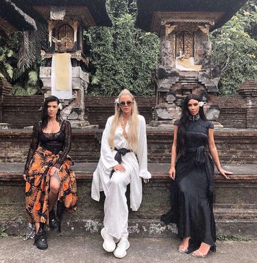 Khloe Kardashian, Kim Kardashian, Kourtney Kardashian - Halloween 2018