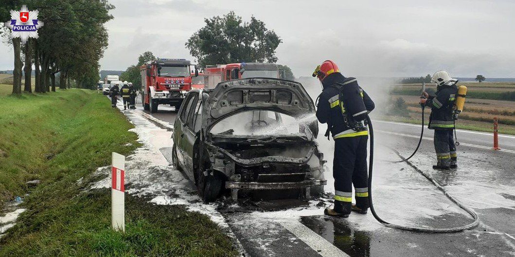 Jeśli płomień zaczyna się wydobywać spod maski, sprawa jest w zasadzie przesądzona