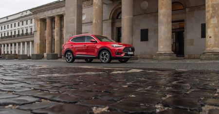 Test: MG HS Exclusive – z dużej chmury mały deszcz