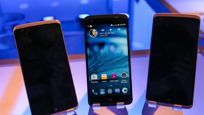 ZTE Axon oficjalnie zaprezentowany. Jest czego zazdrościć Amerykanom 17