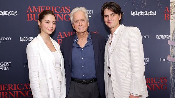 Michael Douglas  Carys i synem Dylanem