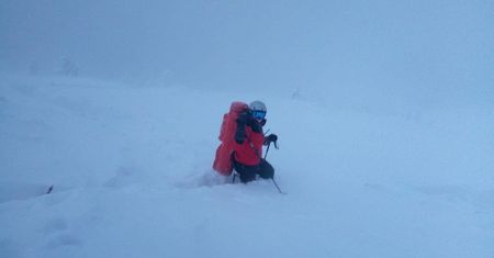 Beskidy. Góry w okowach mrozu i śniegu. Niebezpiecznie na drogach