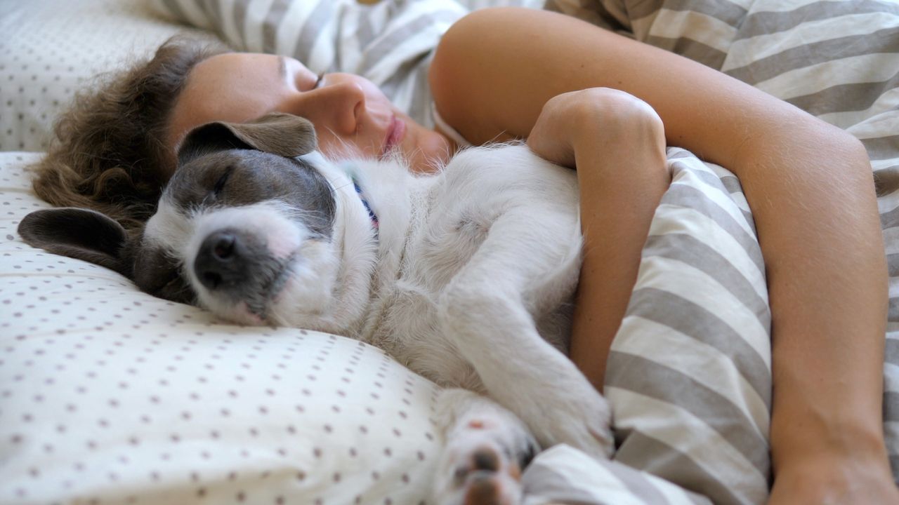 Why shouldn't you sleep on your right side?