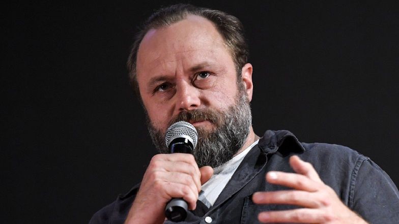 Nigdy się nie ożenił. Od 21 lat jest w związku ze znaną aktorką