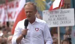 Donald Tusk zaskoczył filmem o imigrantach. "Zagrał radykalnie o sporą stawkę"