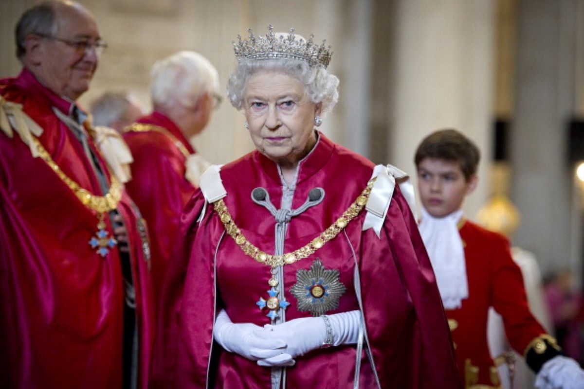 Koronawirus. Elżbieta II straci 15 mln funtów