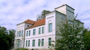 Łubianka. Zabytkowy pałac w Wybczu odzyska dawny blask. Ruszają prace przy elewacji