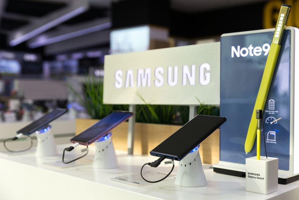 Samsung ma pomysł, jak konkurować z najtańszymi markami smartfonów. Dlatego zmienił zdanie