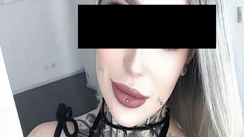 25-latka wytatuowała gałki oczne na fioletowo