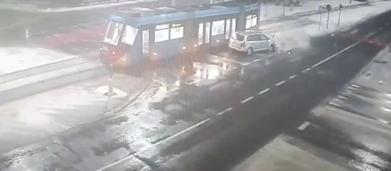 Nocny dramat we Wrocławiu. Zgon 34-latka po pościgu i zderzeniu z tramwajem — w tle podejrzenie uprowadzenia
