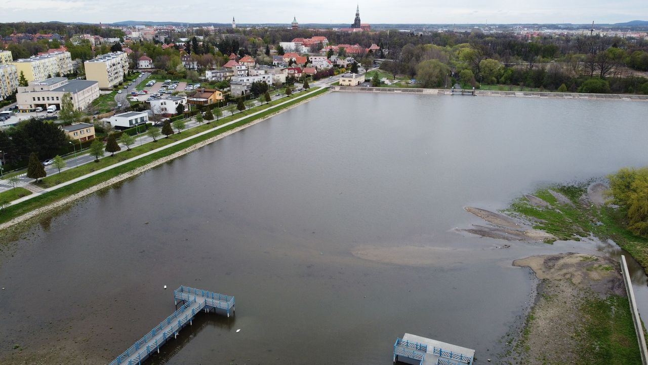 Świdnica. Koniec prac naprawczych. Poziom wody w Zalewie Witoszówka w końcu wróci do normy