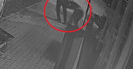 Agresywny pasażer zaatakował kierowcę autobusu we Wrocławiu. Jest poszukiwany