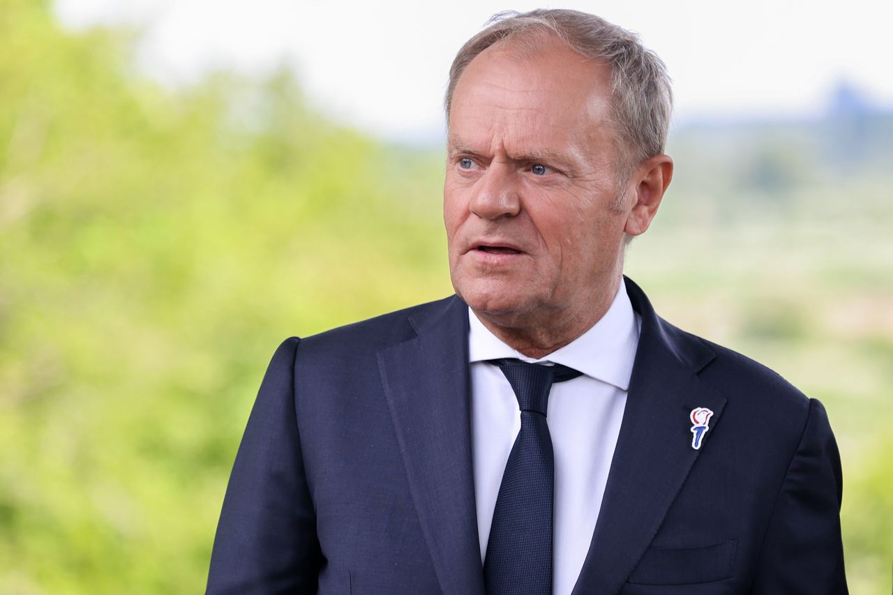 "Brzydko pachnie". Tusk skomentował sprawę mieszkania Nawrockiego