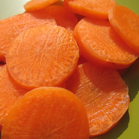Co się stanie, jeśli codziennie będziesz jeść marchewkę?
