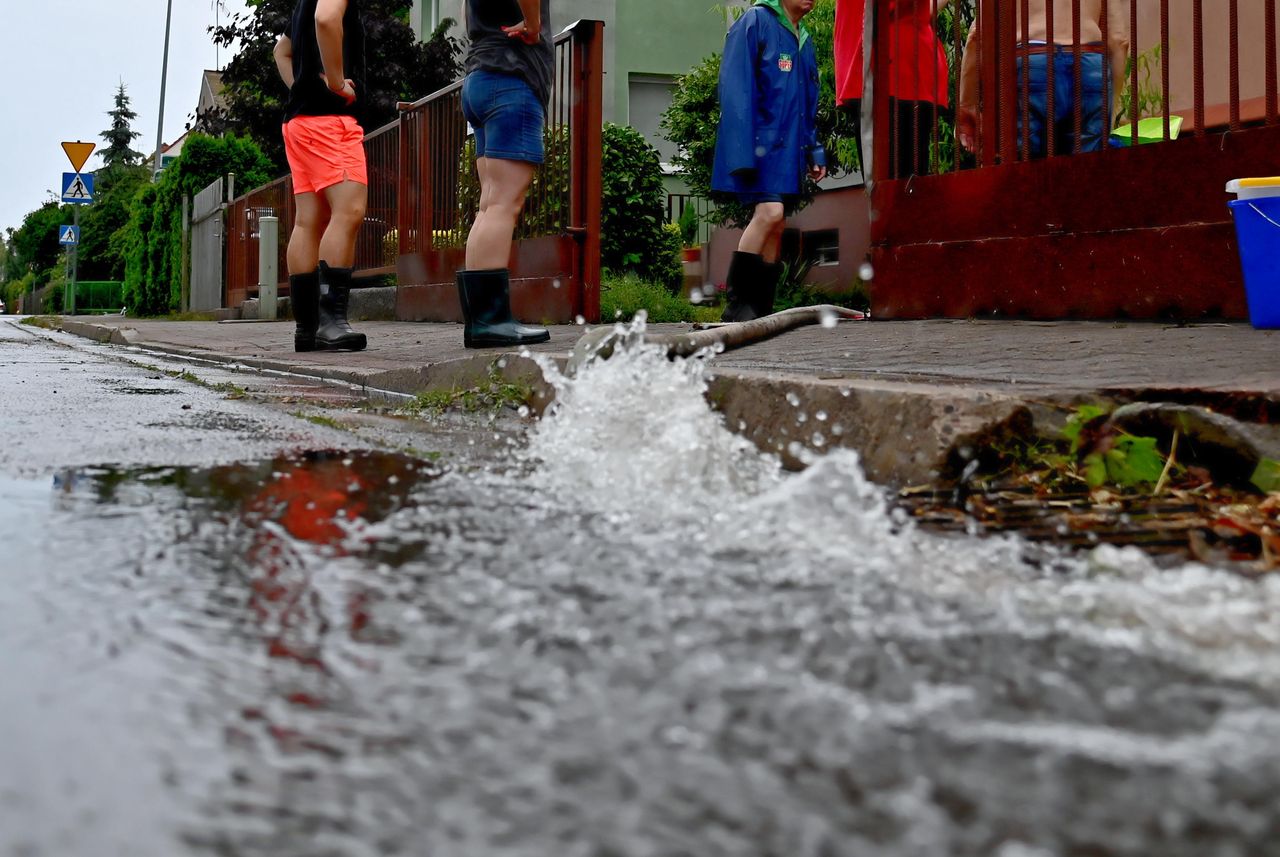 Burze i nawałnice przyczyną lokalnych podtopień 