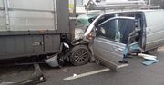 Zacharzew: Auto dostawcze wbiło się w naczepę ciężarówki. Wypadek na DK36