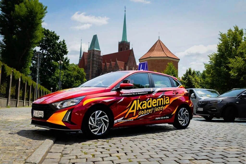 Dlaczego wybór dobrej szkoły jazdy jest tak istotny?