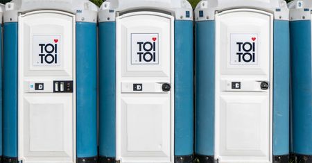 Wrocław. Ukradli toi-toia z placu budowy. Odnalazł się sto kilometrów dalej