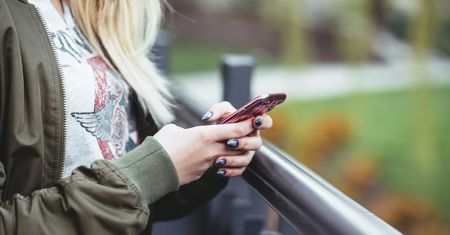 Mikrozdrady, czyli nowy "trend". Psycholog ostrzega i tłumaczy zagrożenia