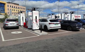 Dane nie pozostawiają złudzeń, co będzie dalej. Wielki wzrost liczby aut elektrycznych