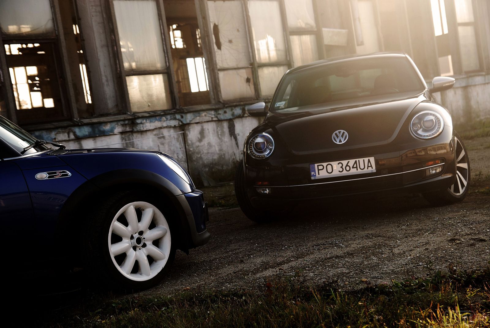Volkswagen Beetle Sport 2,0 TSI DSG vs. Mini Cooper S