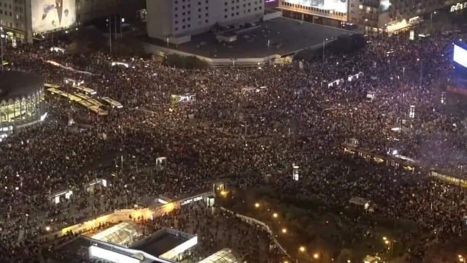Śląsk. Michał Sporoń, nauczyciel z Tarnowskich Gór nie zostanie ukarany za poparcie Strajku Kobiet.