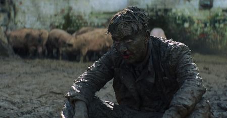 Błoto i nieopisany smród. To najtrudniejsza scena hitu Netfliksa