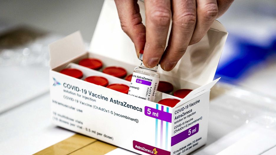 Koronawirus. Szczepienia AstraZenecą zostały wstrzymane w kilkunastu krajach UE