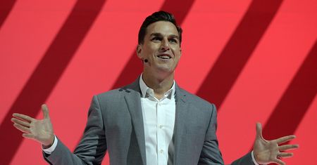 EA poszło na gigantyczne zakupy. 2,4 mld dolarów za Glu Mobile