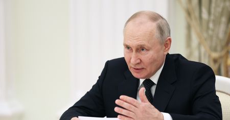 Był w dwóch miejscach jednocześnie. Przyłapano Władimira Putina