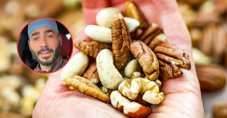 Gastrolog zjada 30 g tygodniowo. "Niższe ryzyko raka jelit i stłuszczenia wątroby"