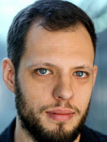 Serialowy syn Fronczewskiego. Dziś Mikołaj Radwan łączy technologię z aktorstwem