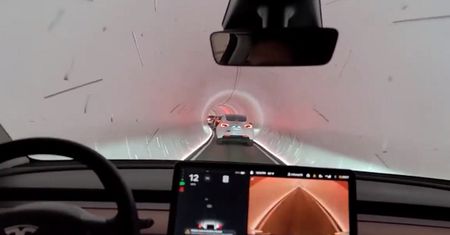 Nagranie z tunelu Elona Muska. Tego kierowca Tesli się nie spodziewał
