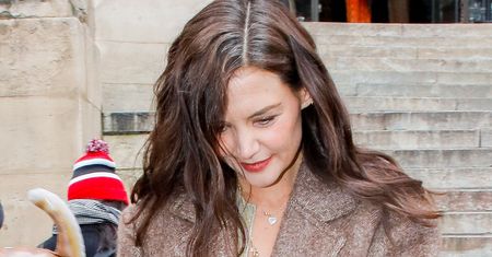 Katie Holmes niczego się nie wstydzi. Nie przejmuje się rozstępami na brzuchu