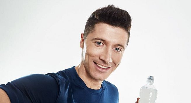 Robert Lewandowski królem polskiego Facebooka, najaktywniejsze Radio Maryja. Na Twitterze dominuje TVN24 (raport Sotrendera)