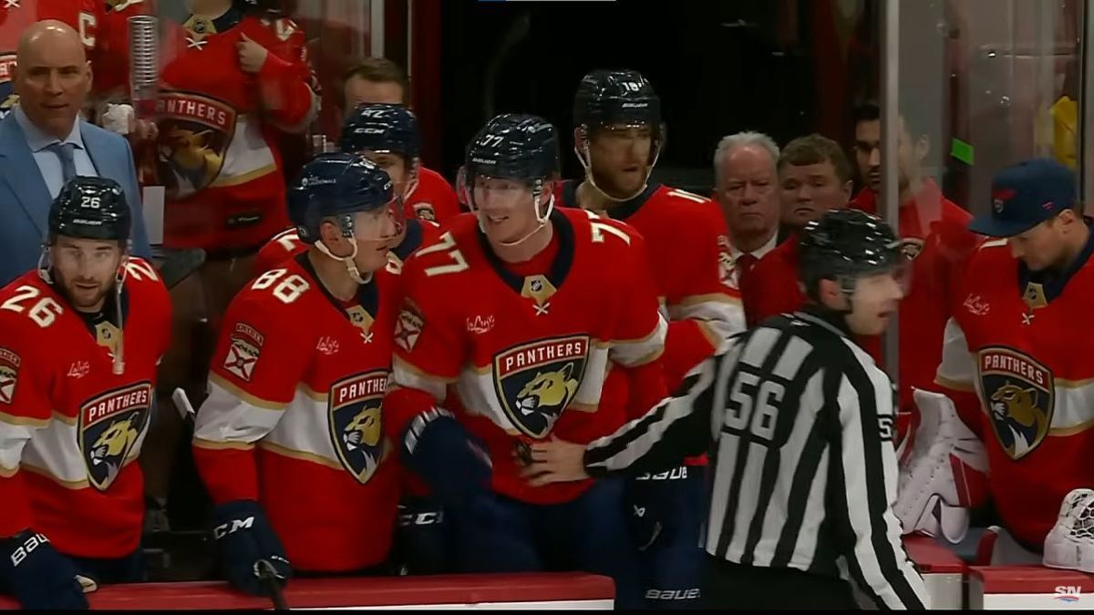 Fiński obrońca zostaje we Florida Panthers. Umowa na osiem lat